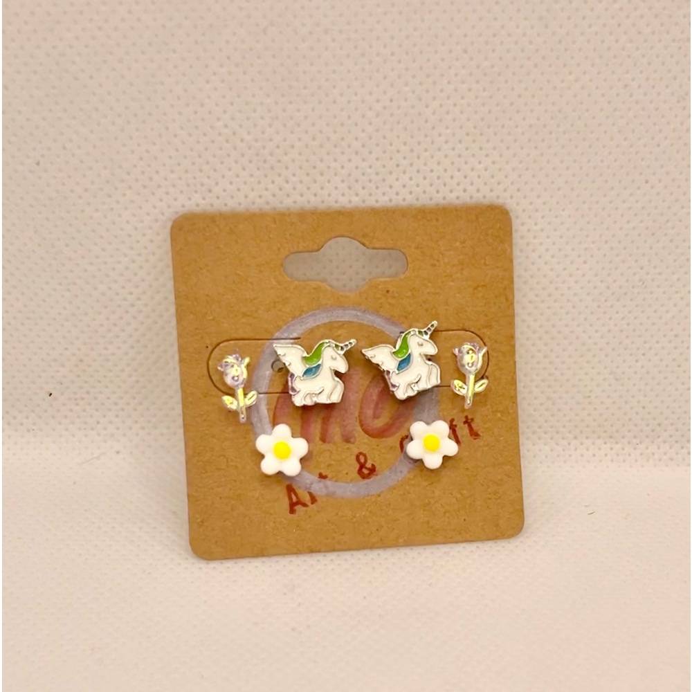 Unicorn and flowers